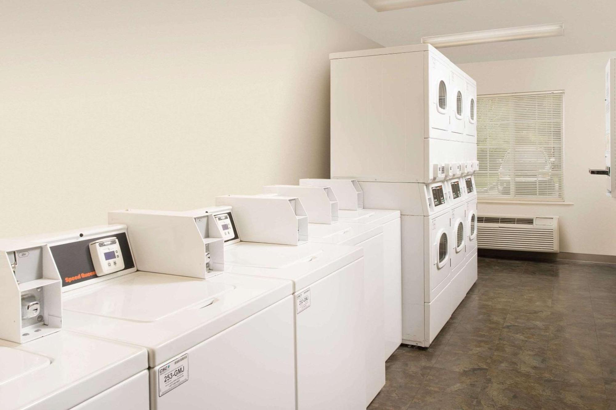 Woodspring Suites Savannah Garden City Kültér fotó